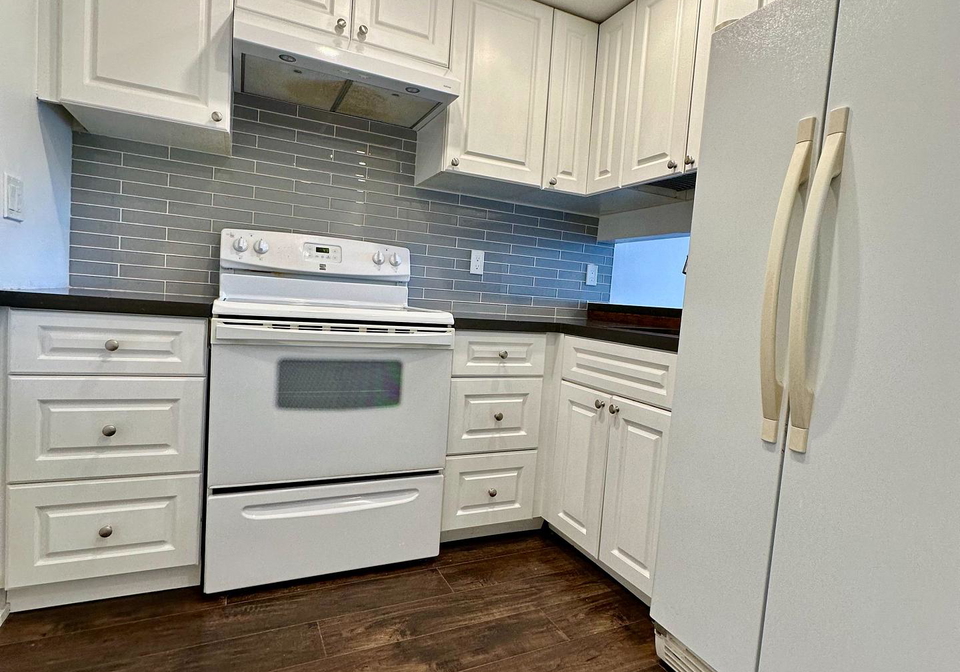 7-bishop-avenue-north-york-ontario-c13426620
