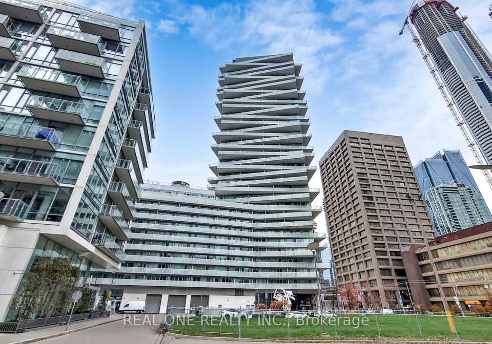 15-queens-quay-e-toronto-ontario-c13426752
