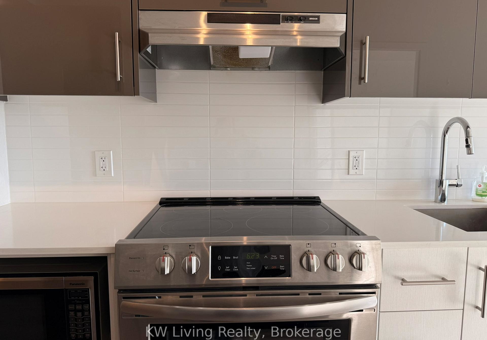 188-fairview-mall-drive-north-york-ontario-c13427382