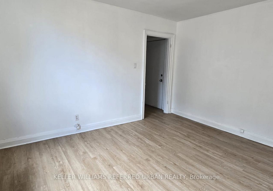 137-eglinton-avenue-w-toronto-ontario-c13427542