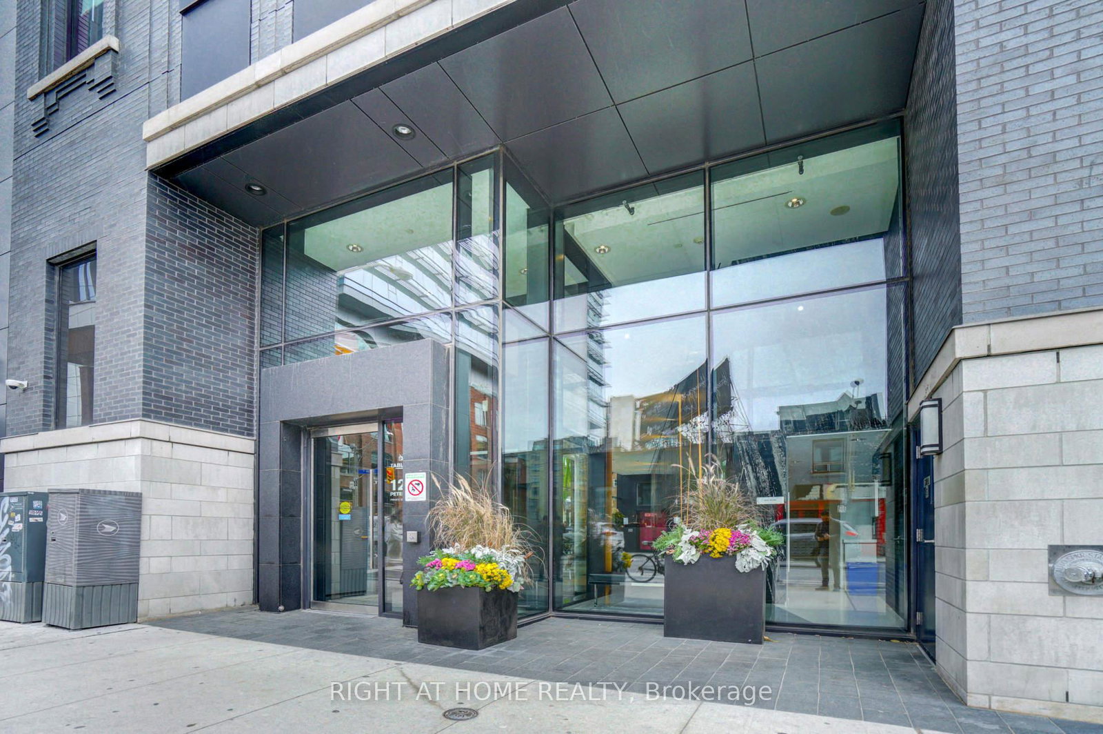125-peter-street-toronto-ontario-c13427590