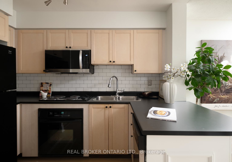 1000-king-street-w-toronto-ontario-c13427834