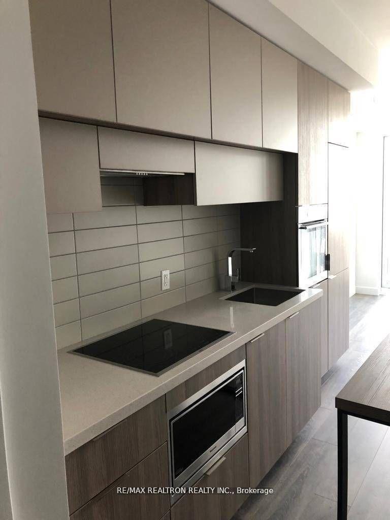 8-eglinton-avenue-e-toronto-ontario-c13428108