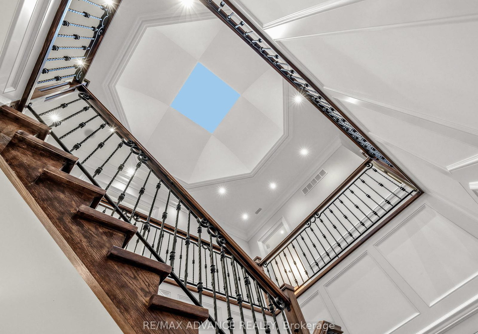 5-lloydminster-crescent-north-york-ontario-c13428342