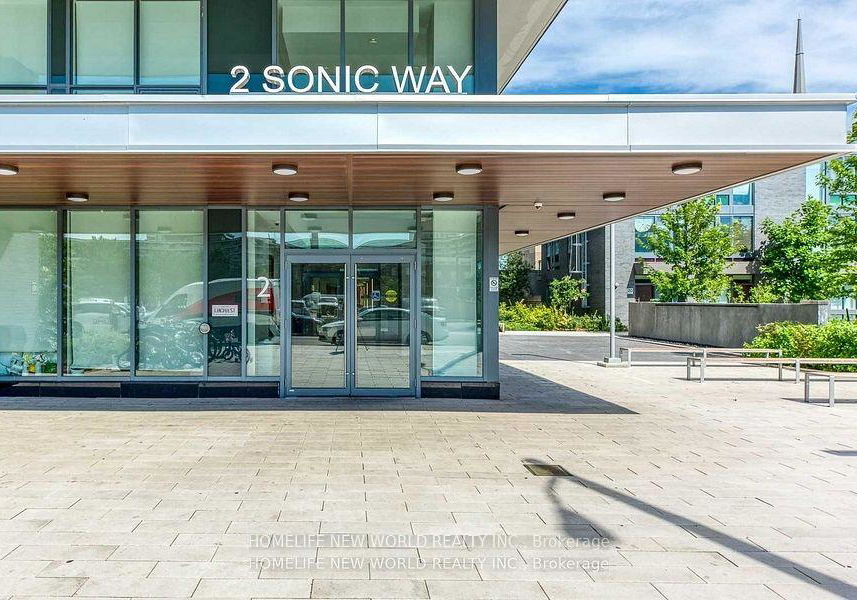 2-sonic-way-east-york-ontario-c13428368