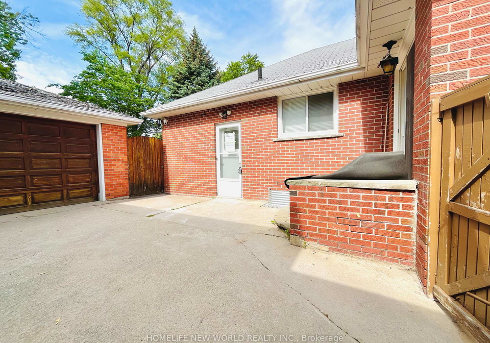 308-maplehurst-avenue-north-york-ontario-c13428440