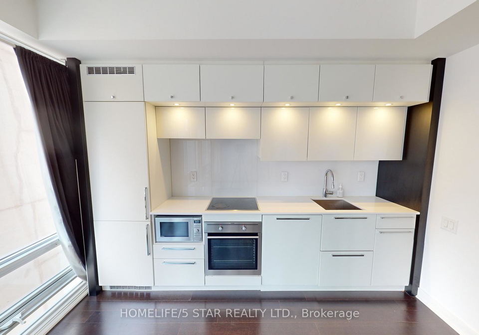 15-grenville-street-toronto-ontario-c13428532