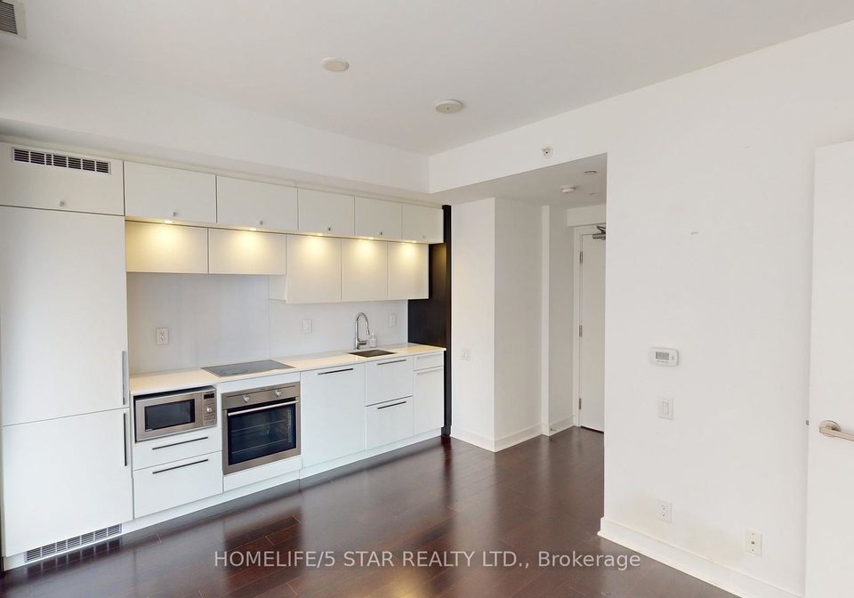 15-grenville-street-toronto-ontario-c13428532