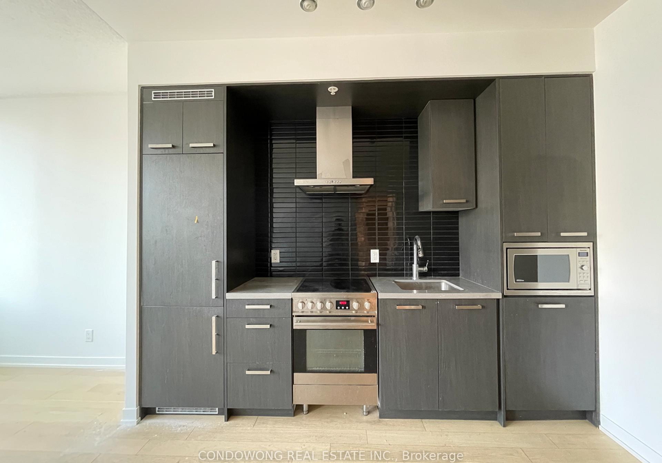 120-bayview-avenue-toronto-ontario-c13428590