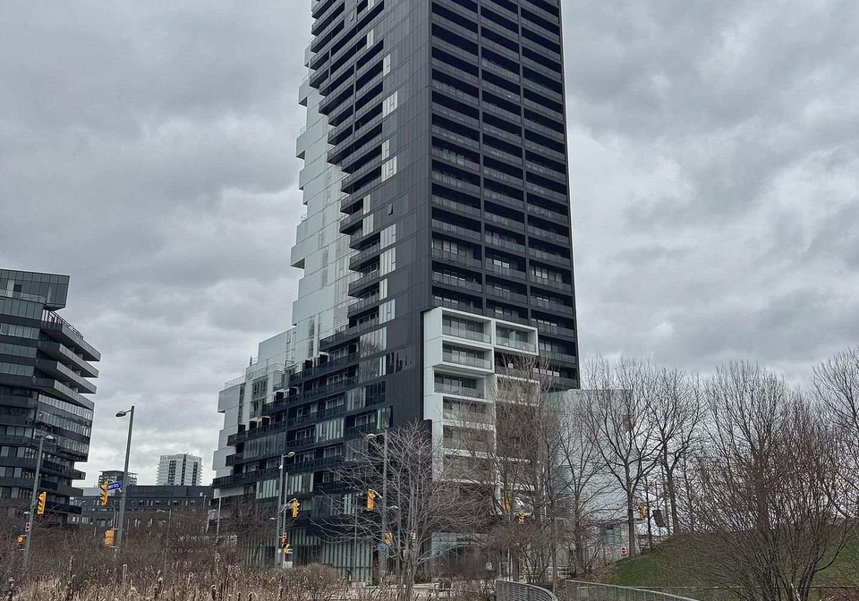 170-bayview-avenue-toronto-ontario-c13428596