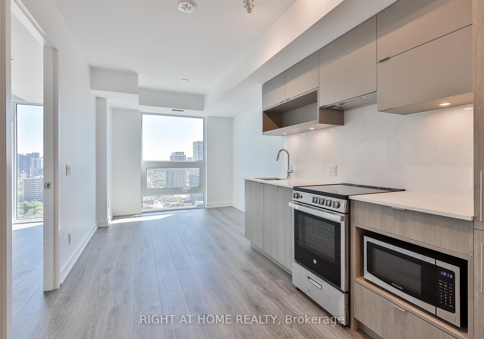 100-queen-street-e-toronto-ontario-c13428800
