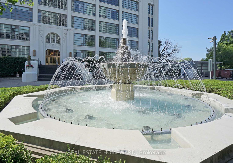 637-lake-shore-boulevard-w-toronto-ontario-c13428900