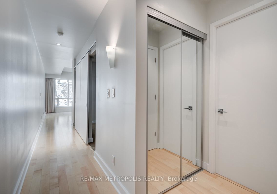 350-wellington-street-w-toronto-ontario-c13428964