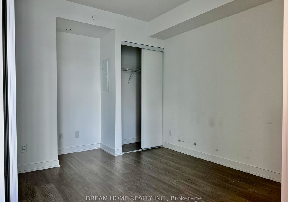 8-wellesley-street-w-toronto-ontario-c13429052