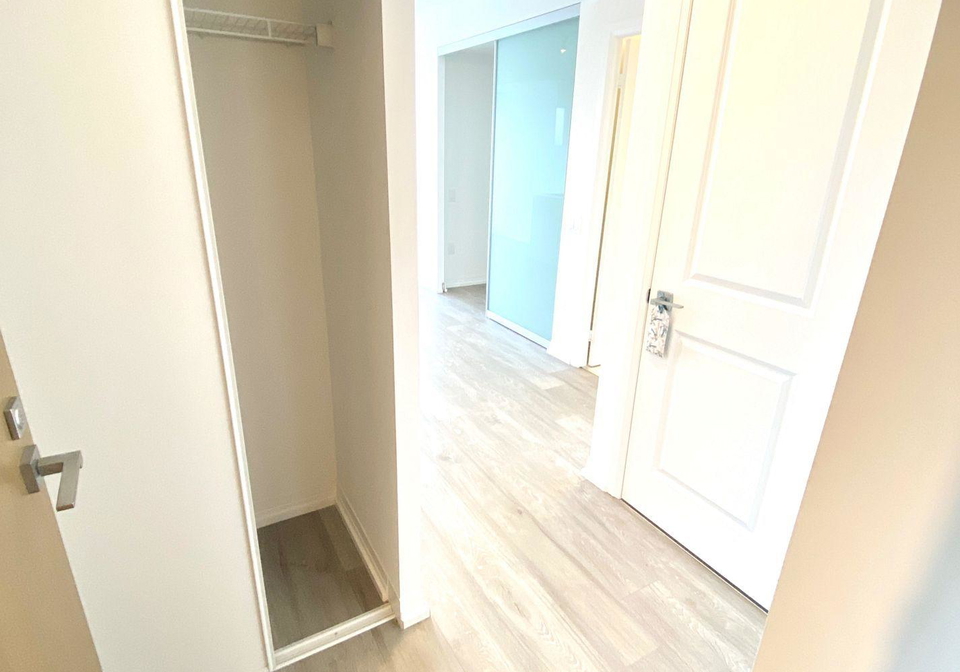 251-jarvis-street-toronto-ontario-c13429570