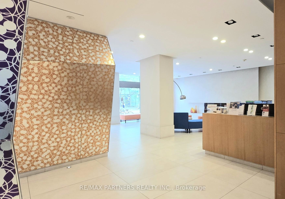 832-bay-street-toronto-ontario-c13429600