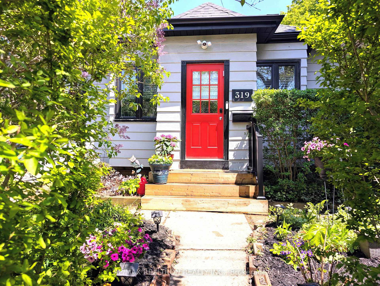 319-wychwood-avenue-toronto-ontario-c13429654