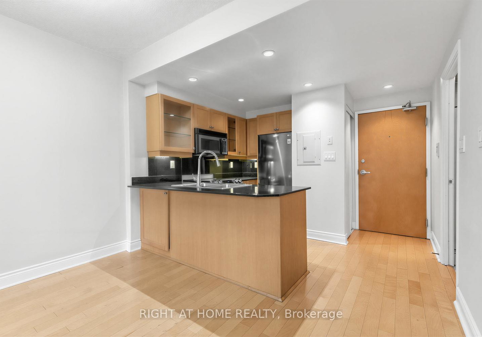80-cumberland-street-toronto-ontario-c13429668