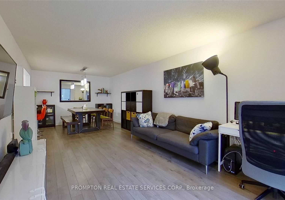 38-hollywood-avenue-north-york-ontario-c13429752