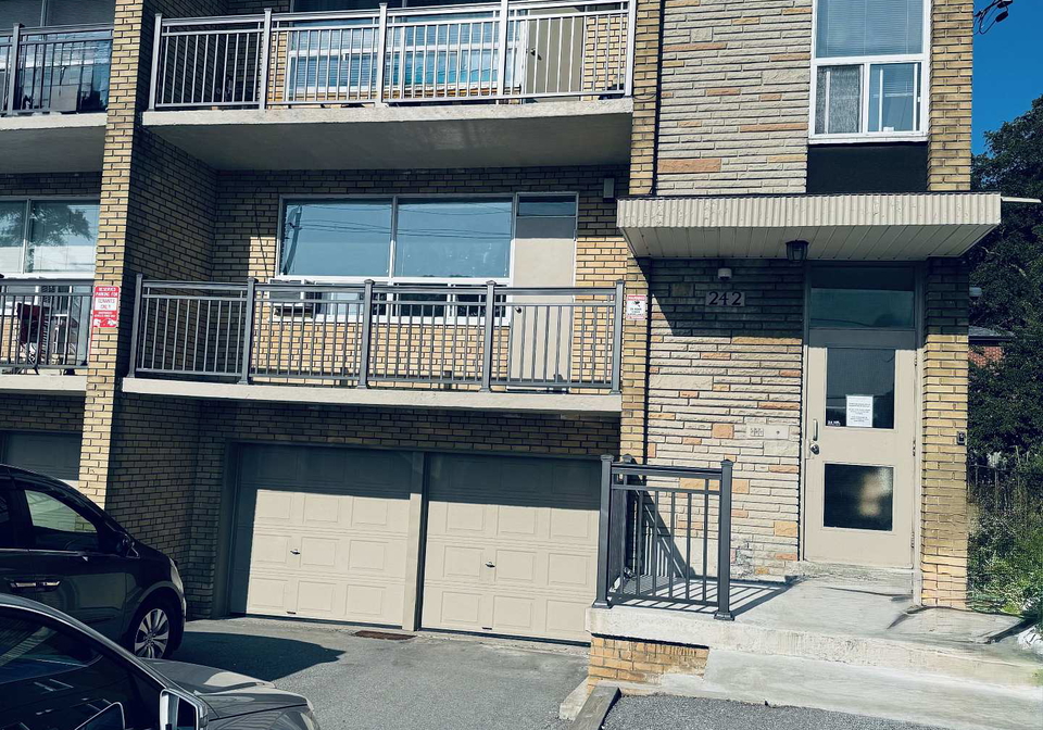 242-wilmington-avenue-toronto-ontario-c13429940
