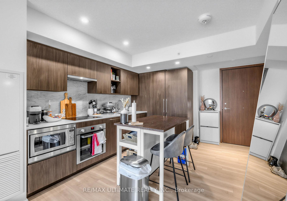 17-bathurst-street-toronto-ontario-c13430360