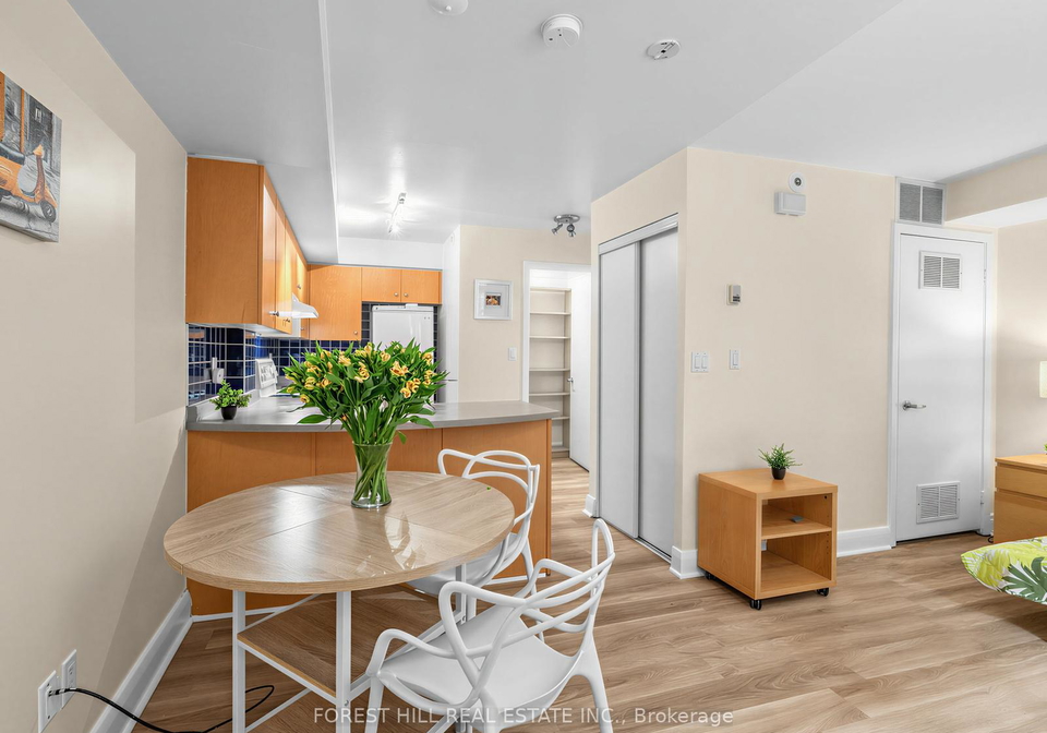 415-jarvis-street-toronto-ontario-c13430616