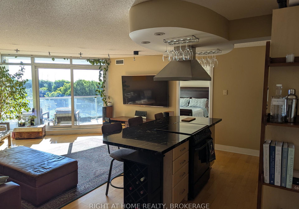 550-queens-quay-w-toronto-ontario-c13431122