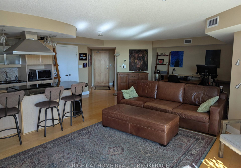 550-queens-quay-w-toronto-ontario-c13431122