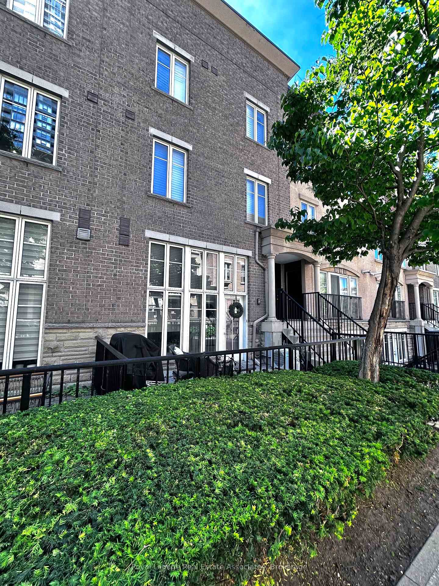 30-western-battery-road-toronto-ontario-c13431406