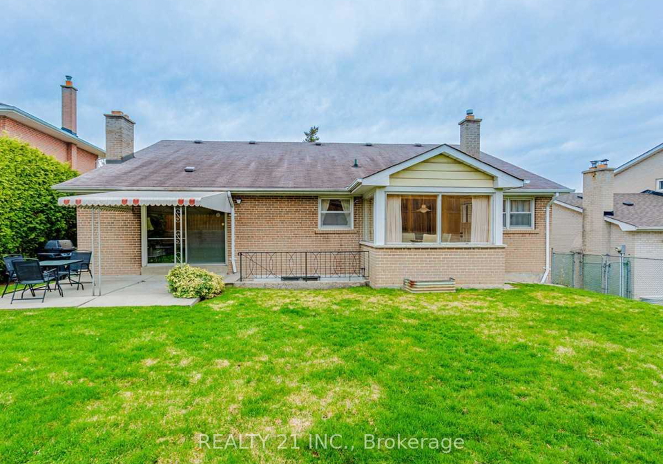 24-beveridge-drive-north-york-ontario-c13431542