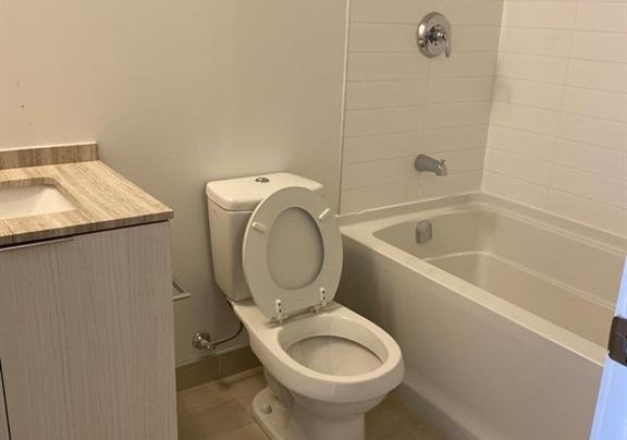 11-wellesley-street-w-toronto-ontario-c13431592