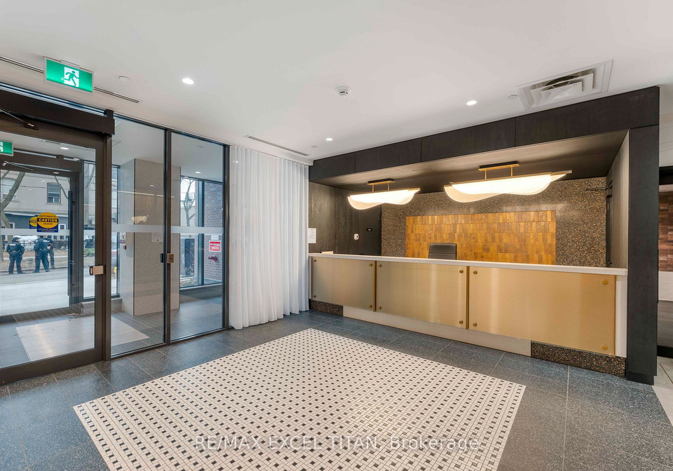 5-lakeview-avenue-toronto-ontario-c13431722