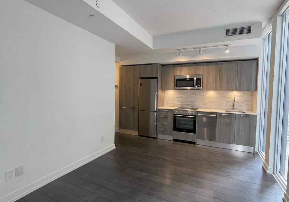 28-wellesley-street-e-toronto-ontario-c13431922