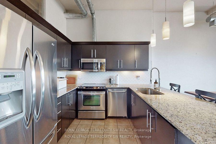 700-king-street-w-toronto-ontario-c13431946