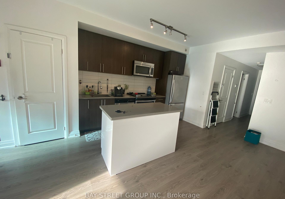 780-sheppard-avenue-e-north-york-ontario-c13431958