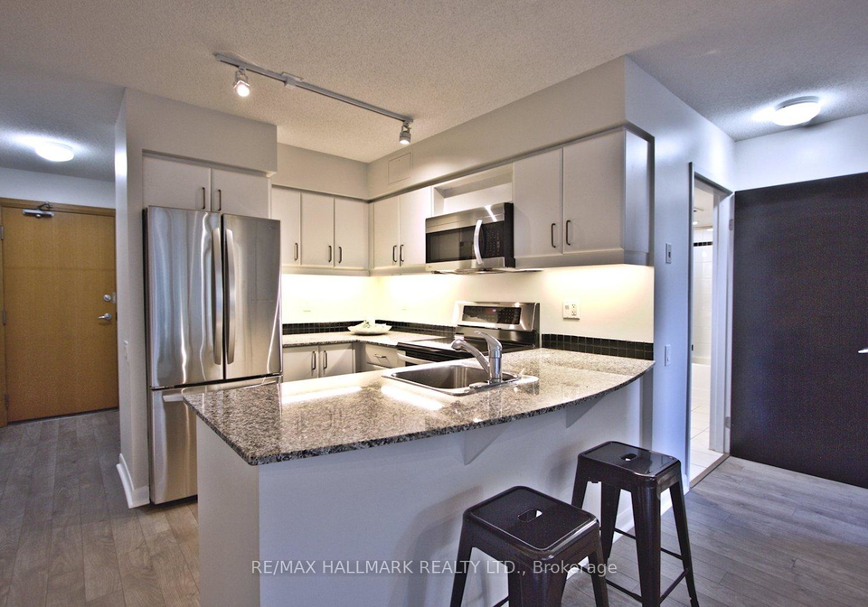 33-sheppard-avenue-e-north-york-ontario-c13432044