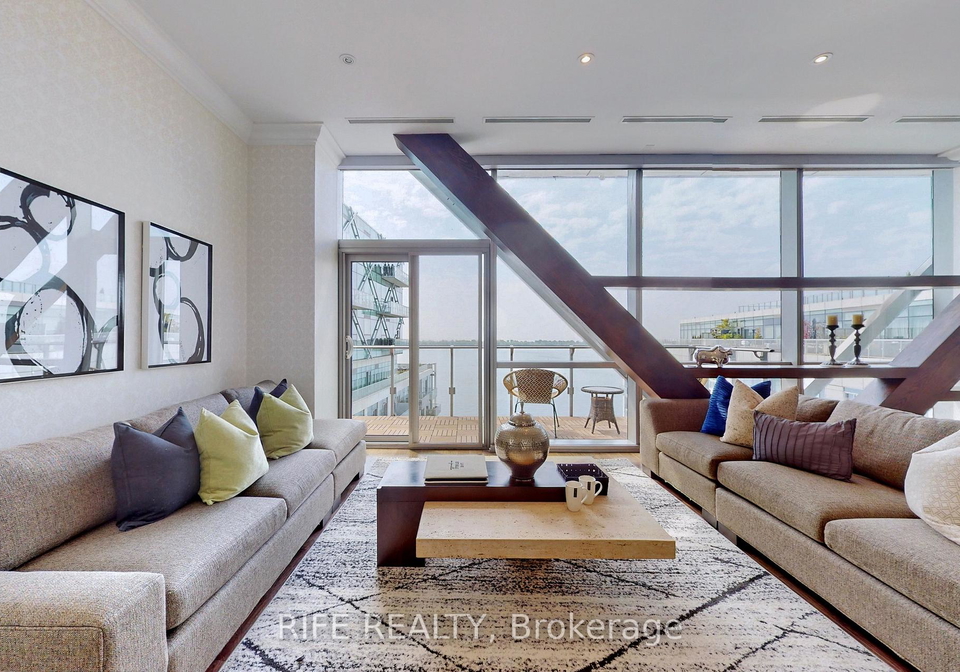 39-queens-quay-e-toronto-ontario-c13432292
