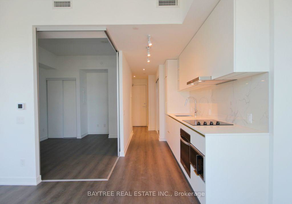8-wellesley-street-w-toronto-ontario-c13433162