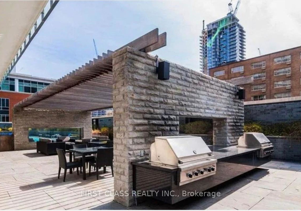 33-charles-street-e-toronto-ontario-c13433358