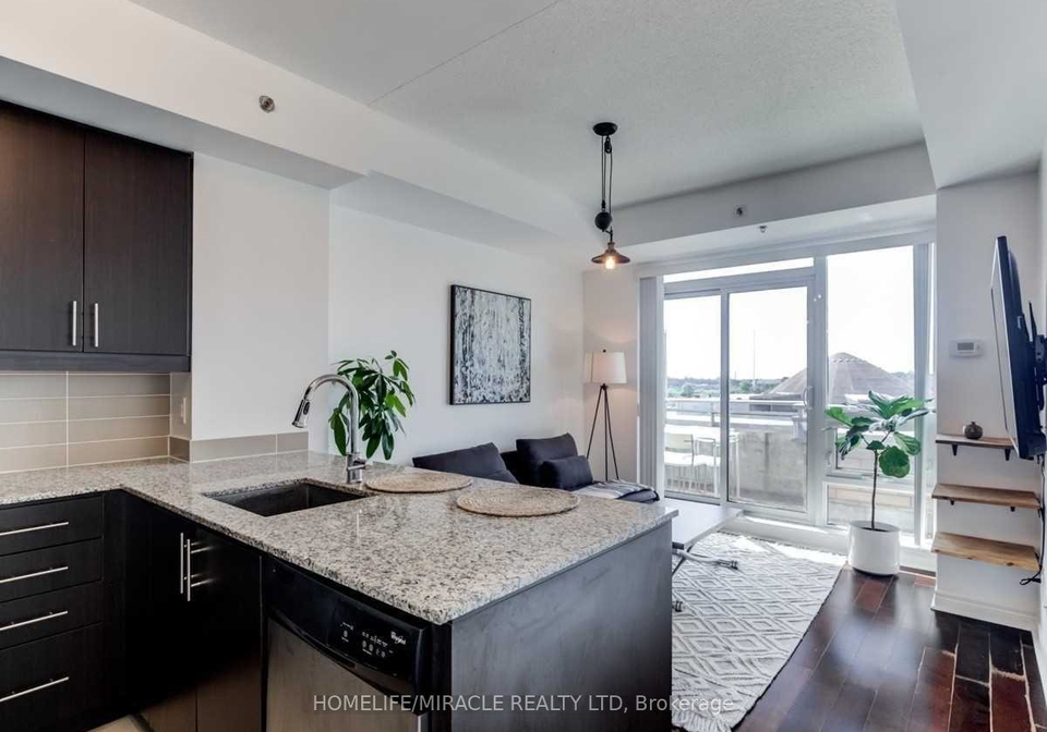 2756-old-leslie-street-north-york-ontario-c13433598