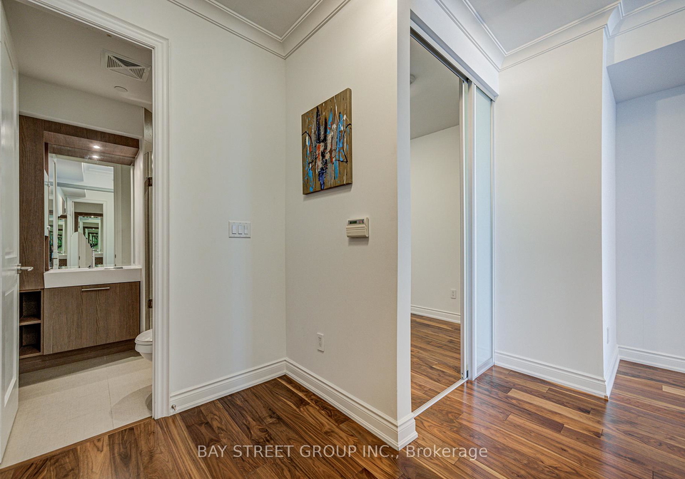 388-yonge-street-toronto-ontario-c13433722