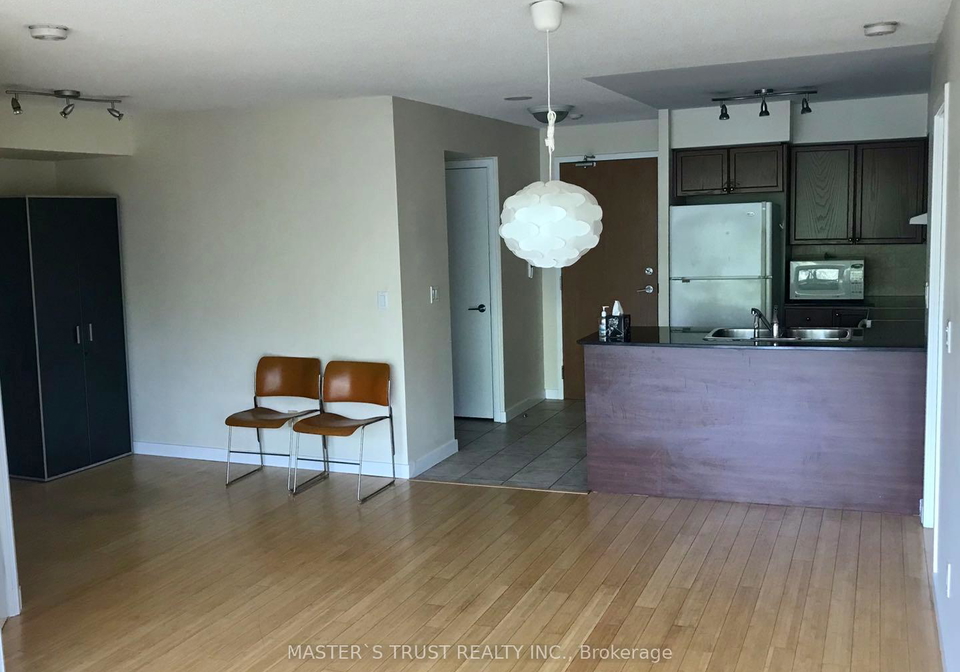 219-fort-york-boulevard-toronto-ontario-c13434086