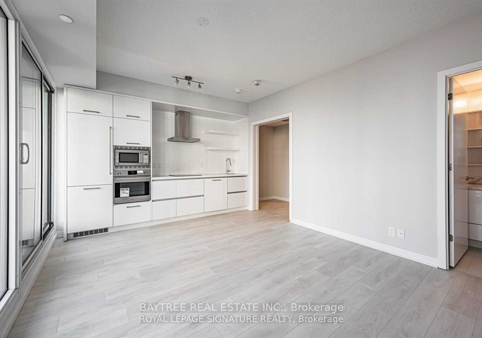 2221-yonge-street-toronto-ontario-c13434274