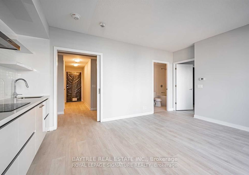 2221-yonge-street-toronto-ontario-c13434274