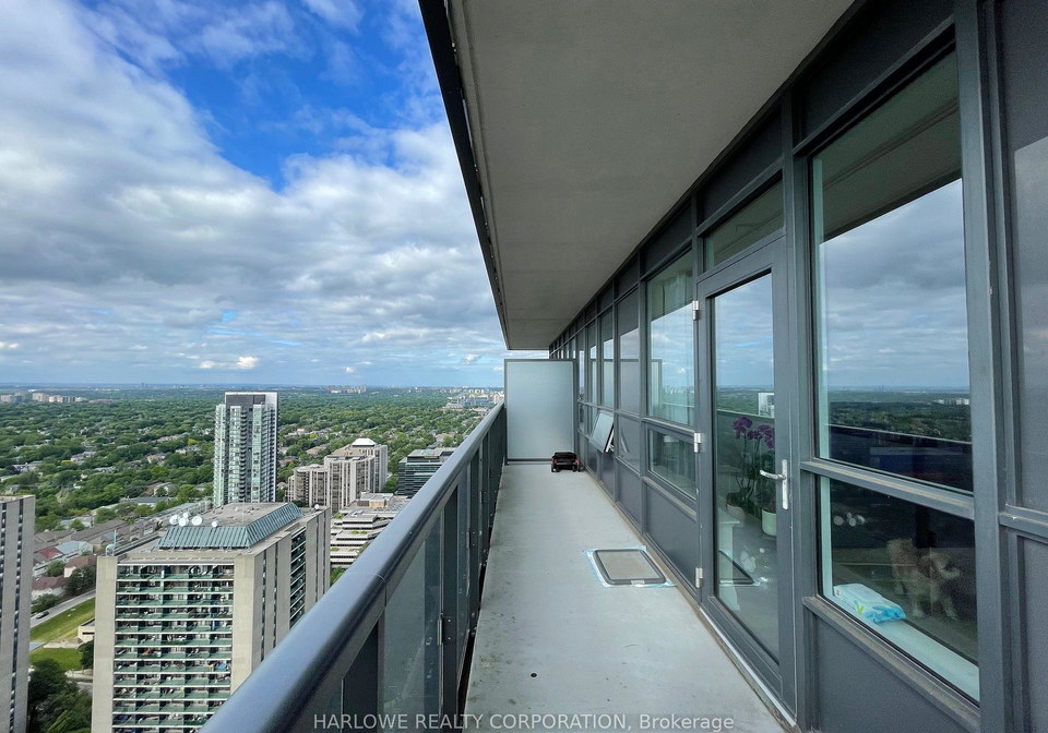 5-sheppard-avenue-e-north-york-ontario-c13434292