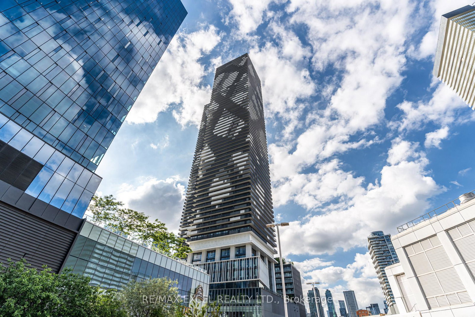 138-downes-street-toronto-ontario-c13434406