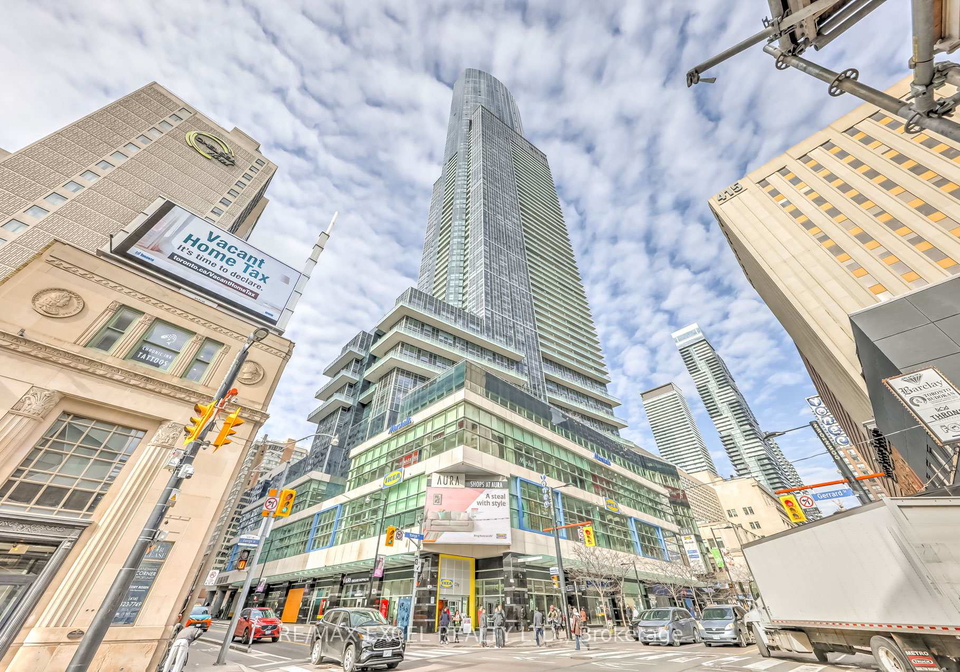 386-yonge-street-toronto-ontario-c13434546