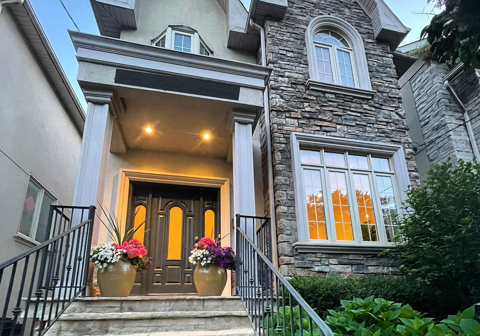 10-hoyle-avenue-toronto-ontario-c13434904