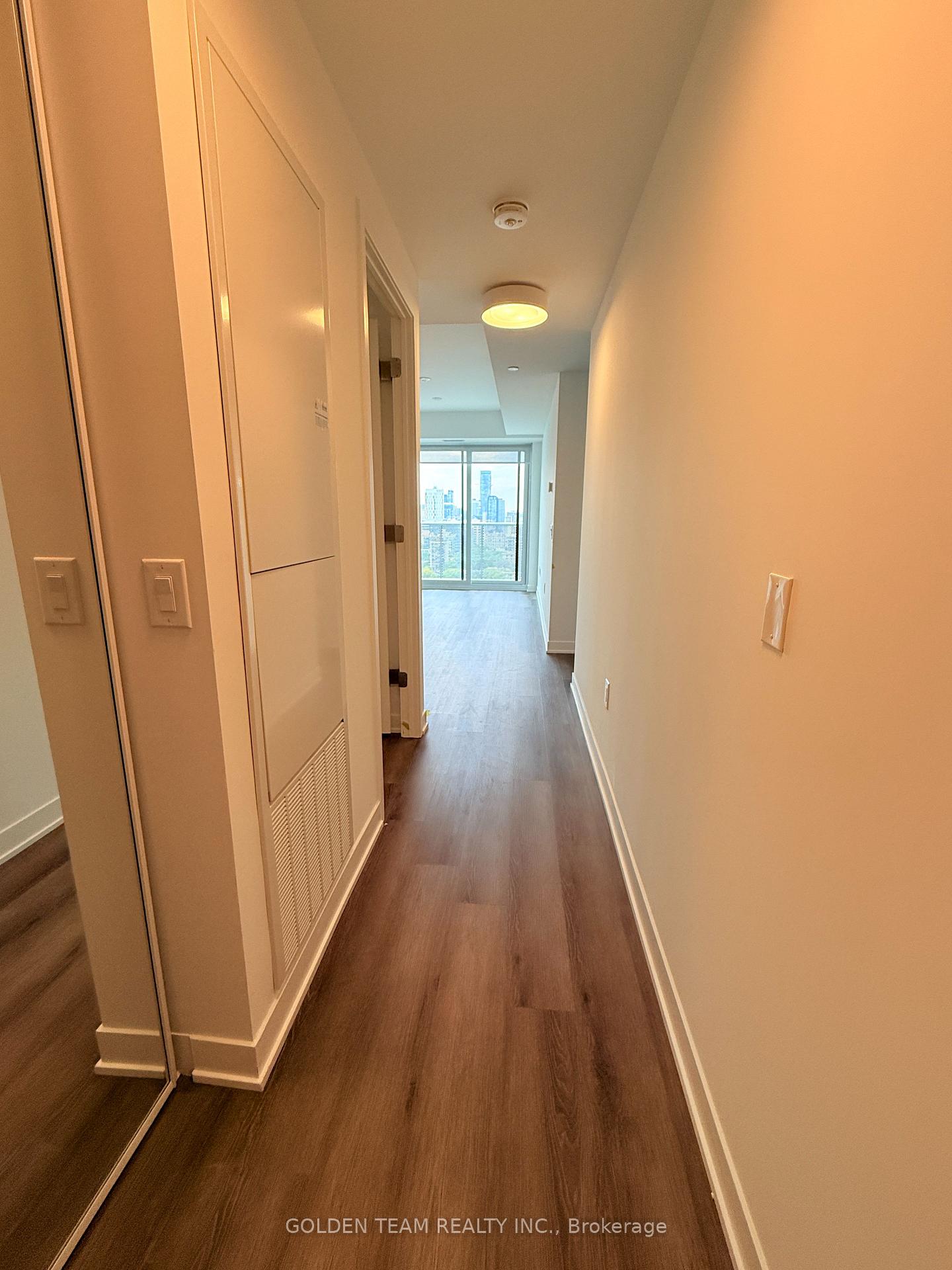10-oak-street-toronto-ontario-c13434928