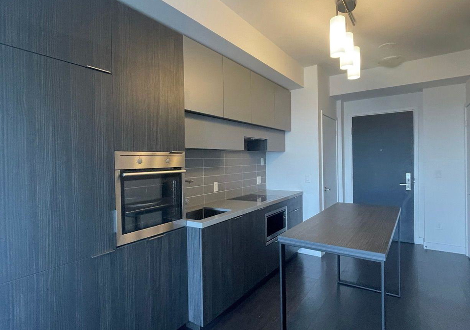 8-eglinton-avenue-e-toronto-ontario-c13434934